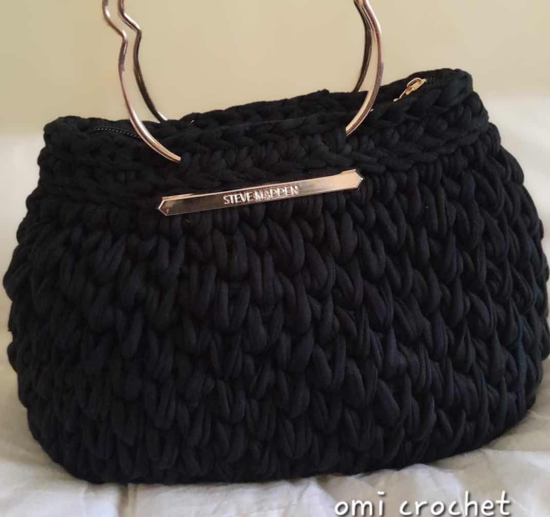 Crochet hand bag